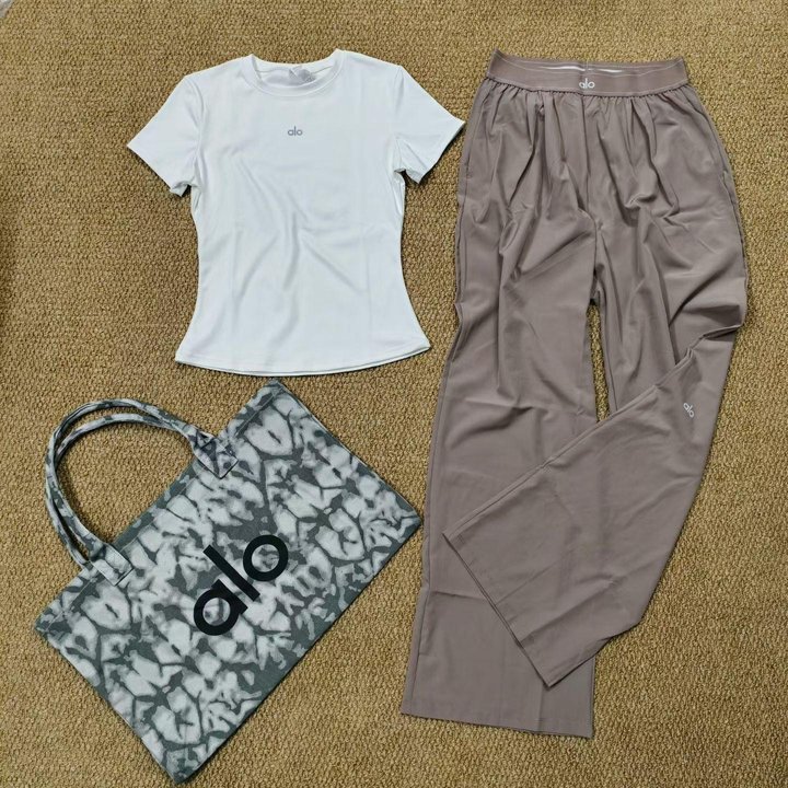 Ensemble t-shirt + pantalon large · Taupe