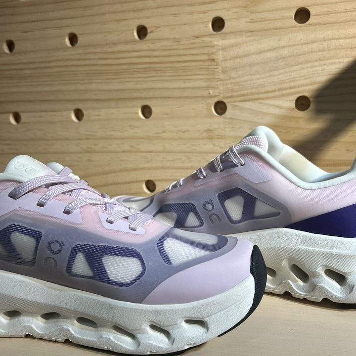 On Cloud · Lilas