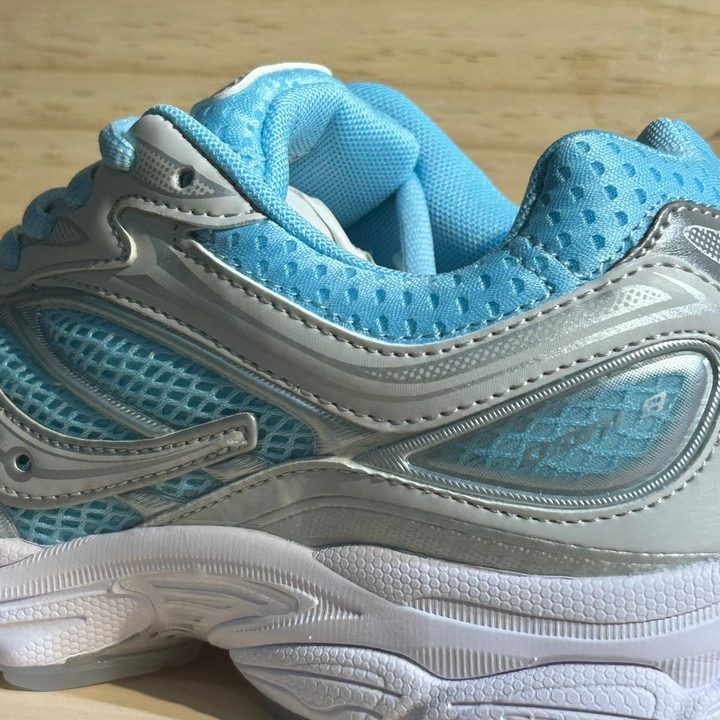 Saucony · Blanc & bleu ciel