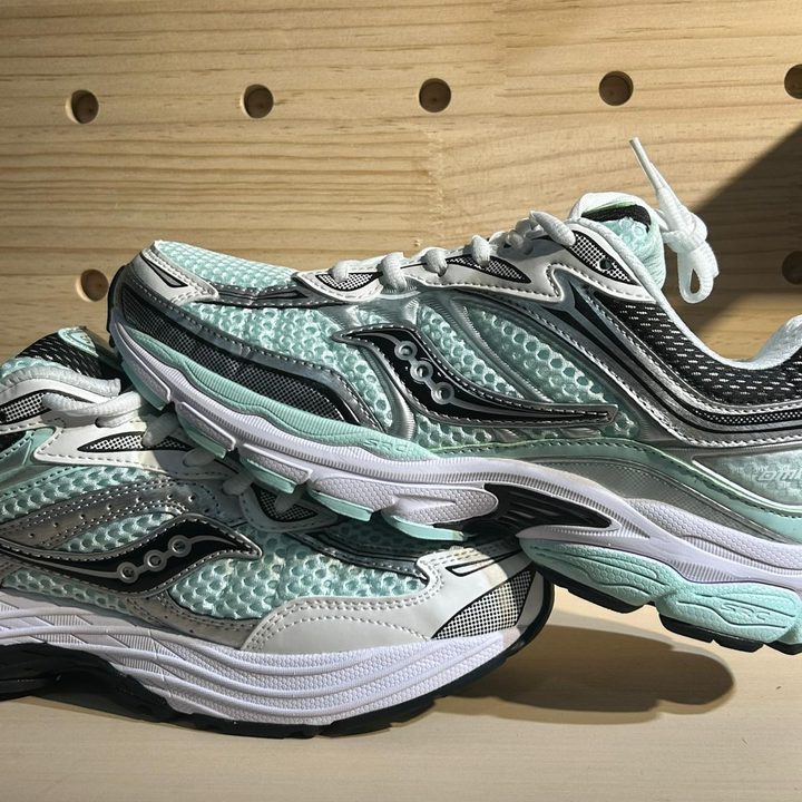 Saucony · Blanc & sauge